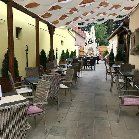 Pensión Babylon Pizzéria 3*